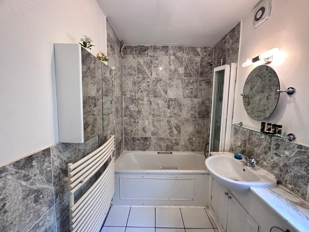 Private Family Apartment, In Victoria Posh Sw1 Londra Dış mekan fotoğraf